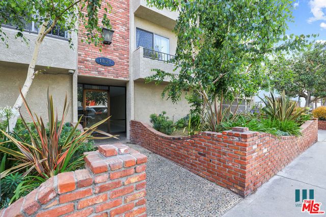 $3,395 | 1821 South Bentley Avenue, Unit 103 | Westwood