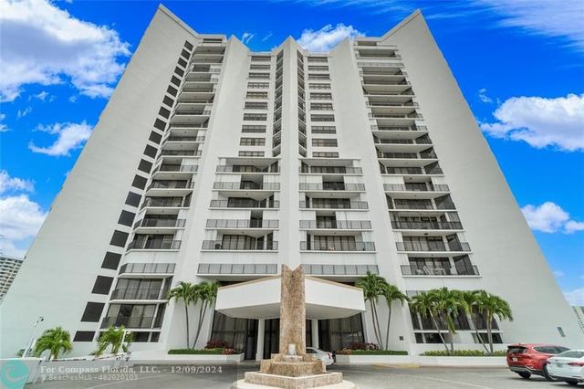 $3,200 | 300 Three Islands Boulevard, Unit 306 | Three Islands