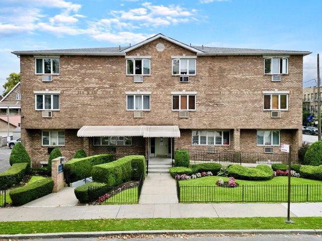 $619,000 | 1310 84th Street, Unit 1A | Dyker Heights