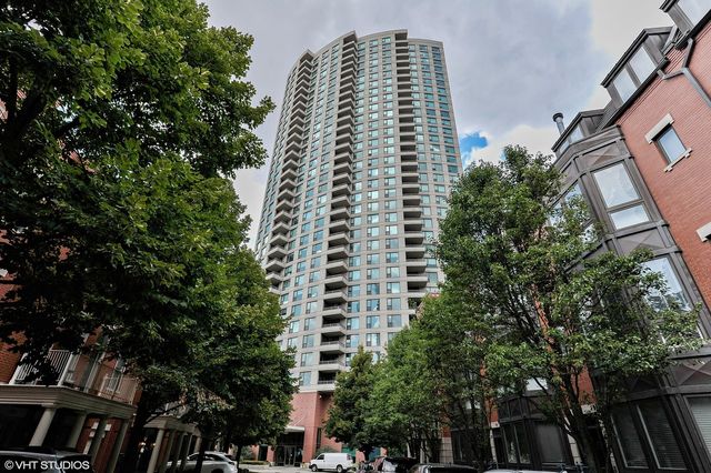 $3,950 | 501 North Clinton Street, Unit 605 | Kinzie Park Tower