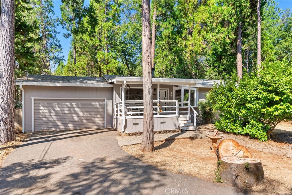 front view of house with a yard