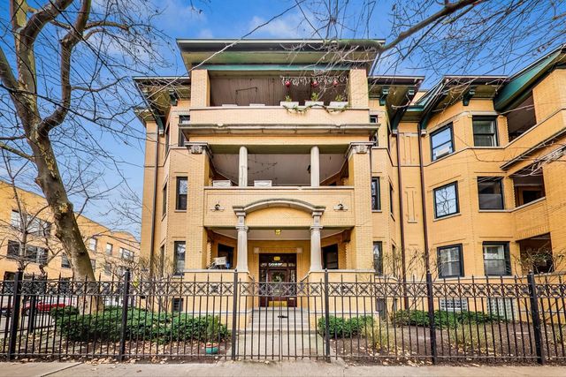 $549,900 | 601 West Fullerton Parkway, Unit 3 | Lincoln Park