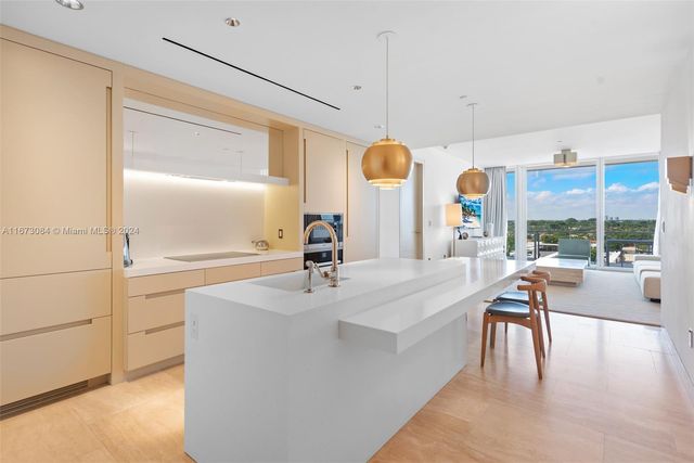 $5,795,000 | 9111 Collins Avenue, Unit N1012 | Surfside