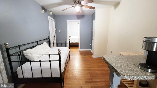 $1,450 | 302 South Juniper Street, Unit 2 | Avenue of the Arts South