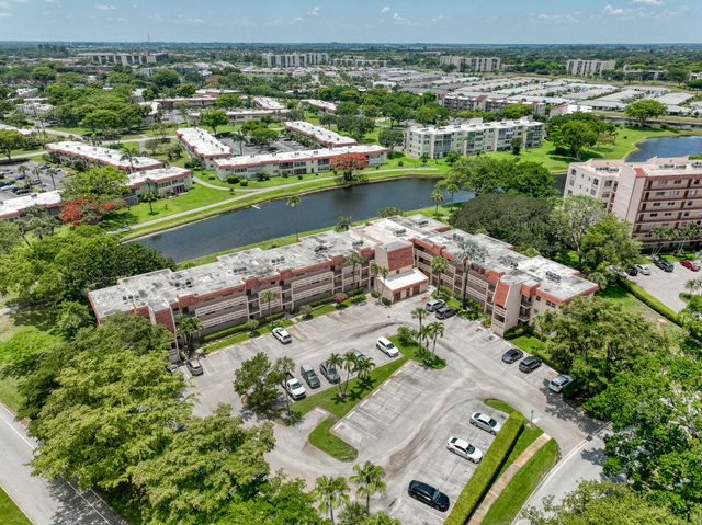 $170,000 | 14721 Bonaire Boulevard, Unit 208 | Villages of Oriole