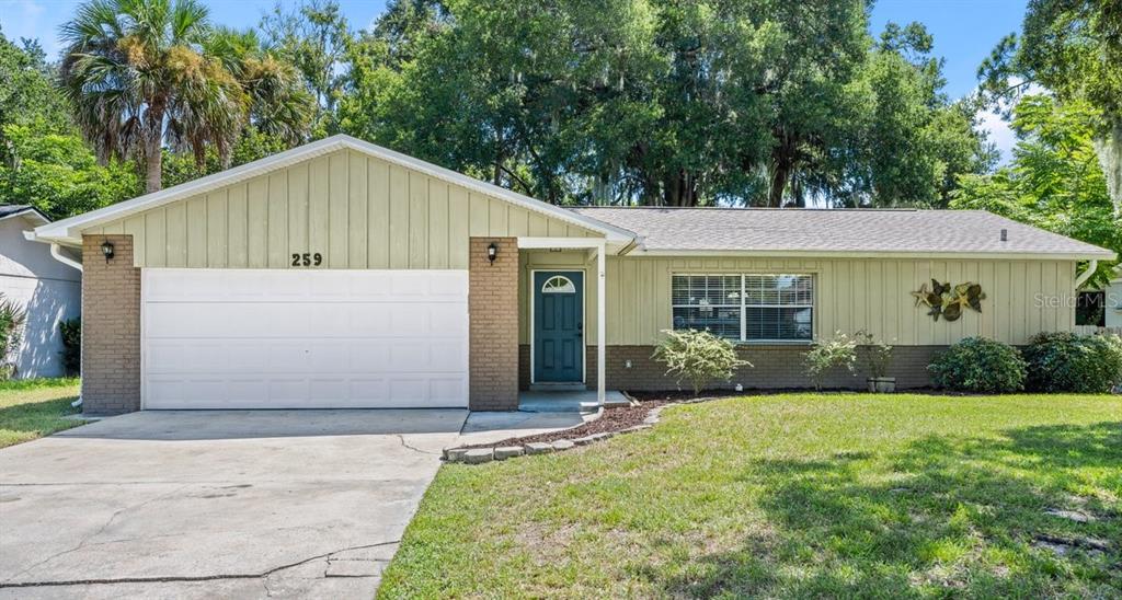 Exterior of home with BRAND NEW ROOF!