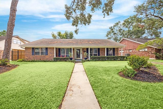 $560,000 | 5331 Dumfries Drive | Meyerland Area