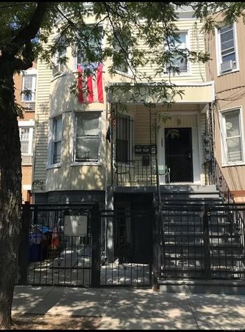 $950,000 | 1221 Tinton Avenue | Morrisania