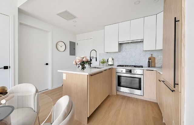 $4,523 | 81-07 Kew Gardens Road, Unit 2E | Kew Gardens