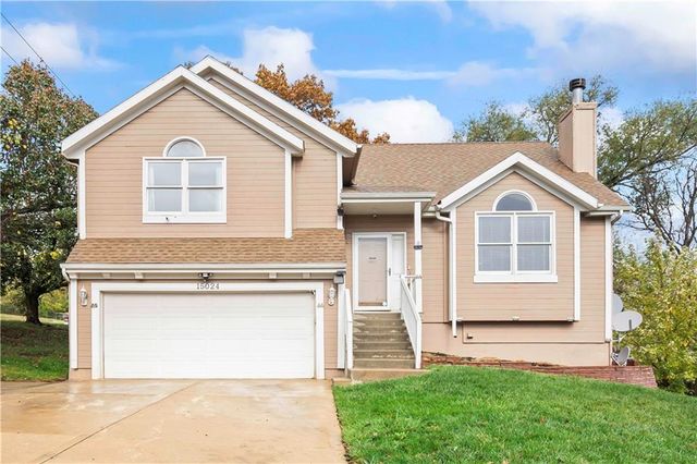 $425,000 | 15024 West 77th Terrace | Shawnee Mission