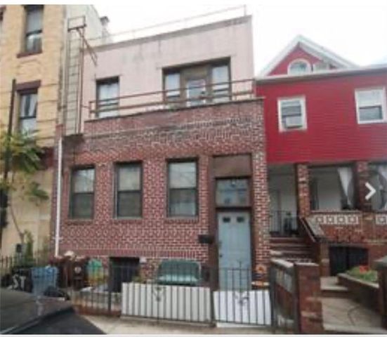 $1,490,000 | 591 East 3rd Street | Kensington