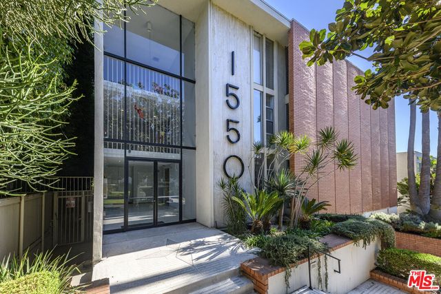 $875,000 | 1550 North Laurel Avenue, Unit 203 | Sunset Strip-Hollywood Hills West