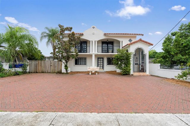 $1,399,999 | 3132 Southwest 16th Street | Coral Gate