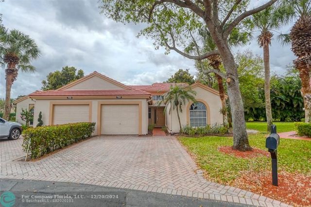 $394,900 | 7934 Coral Pointe Drive