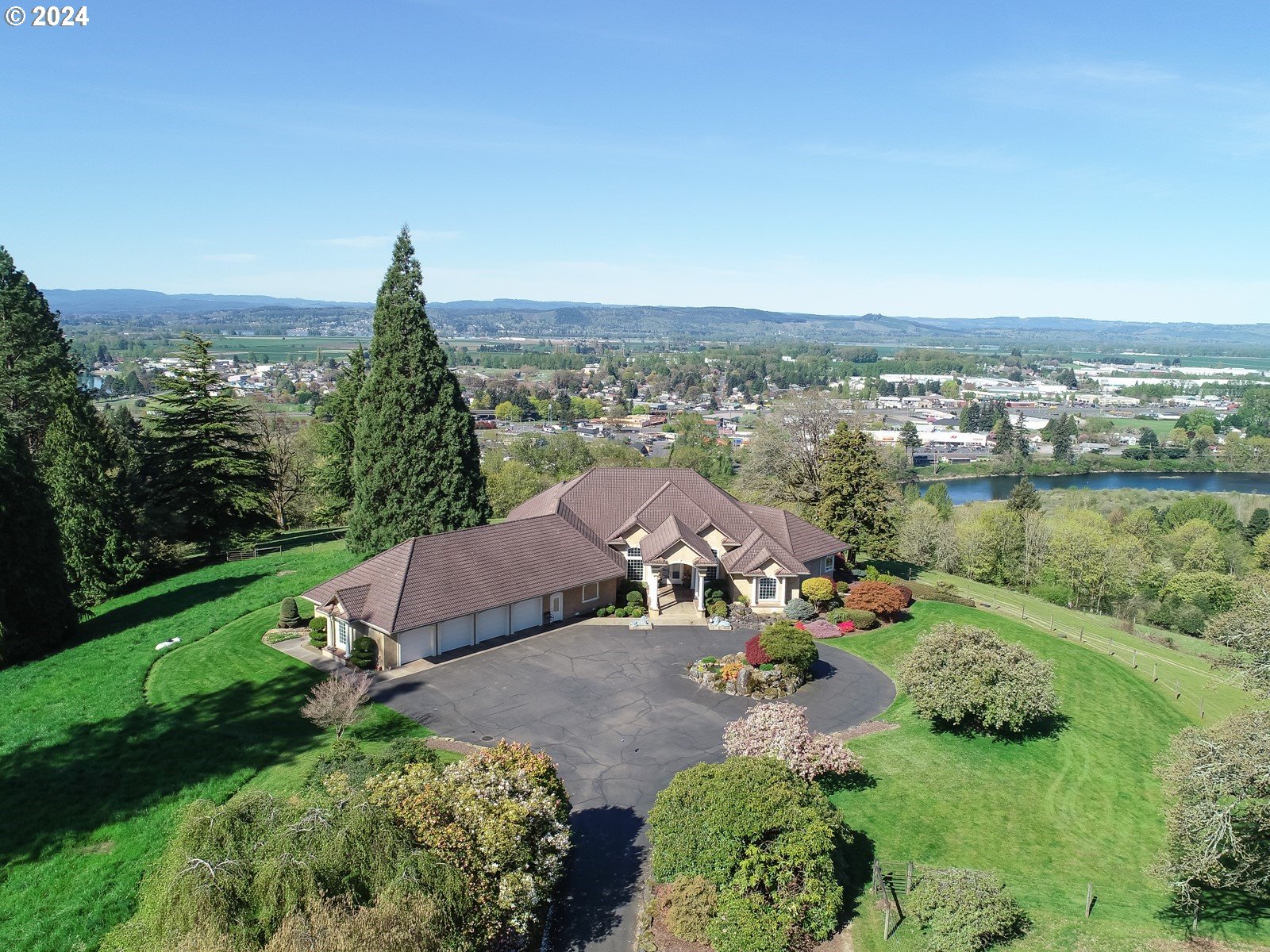 an aerial view of multiple house