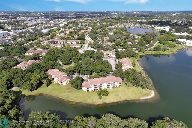 $289,900 | 2647 Northwest 33rd Street, Unit 2304 | Sail Boat Lake Pointe