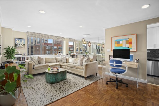 $1,295,000 | 32 Gramercy Park South, Unit 15G | Gramercy