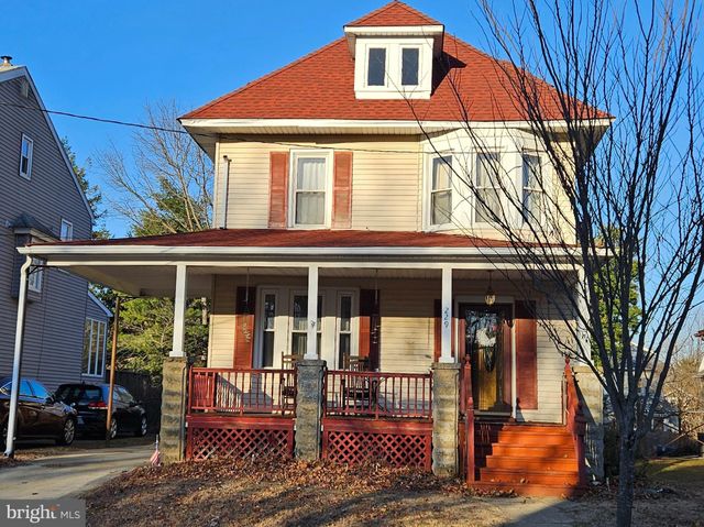 $399,900 | 229 East Knight Avenue | Collingswood