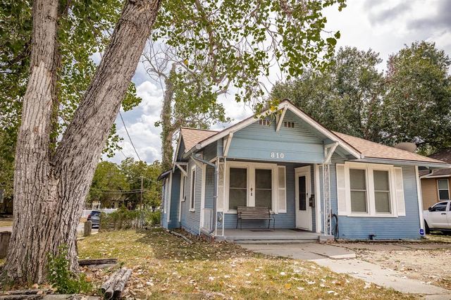 $185,000 | 810 East Academy Street | Brenham