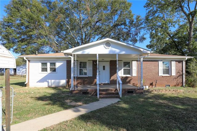 $216,000 | 645 Woodvale Road | Homeland Park