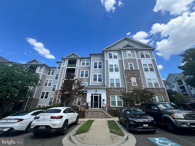 $2,295 | 1311 Karen Boulevard, Unit 406 | Walker Mill