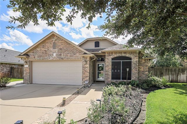 $329,999 | 900 Whitewing Lane | Dove Crossing