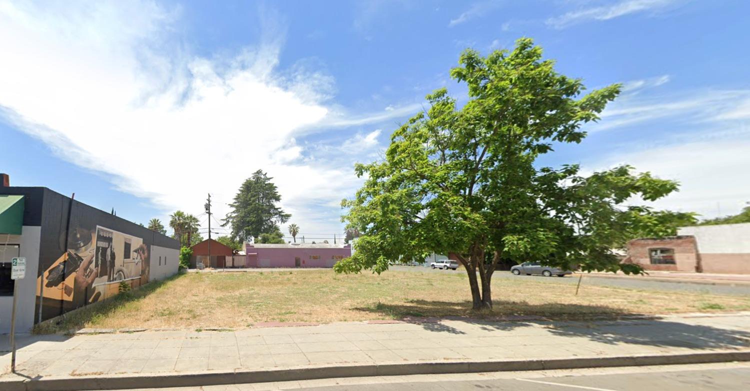 a view of a outdoor space