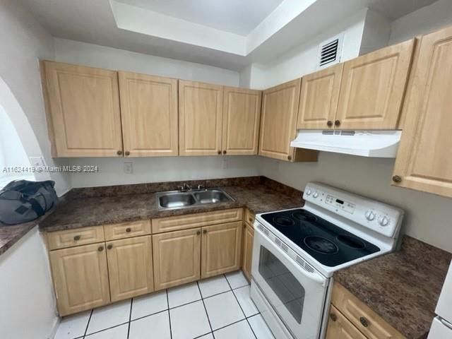 $2,400 | 5755 West 20th Avenue, Unit 315 | Hialeah