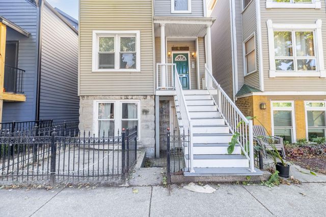 $2,150 | 2638 North Wilton Avenue, Unit GDN | Wrightwood Neighbors