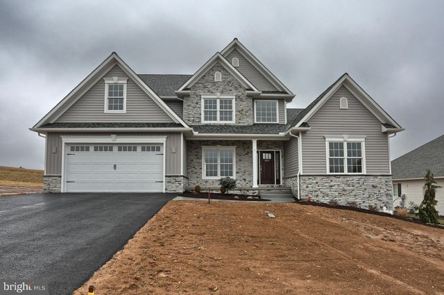 $475,200 | 23 Dream Drive | North Lebanon Township - Lebanon County