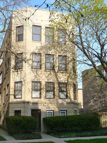 $2,350 | 7549 North Oakley Avenue, Unit 1 | West Rogers Park