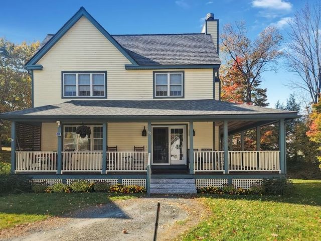 $699,000 | 51 Chosen Vale Lane | Lower Shaker Village