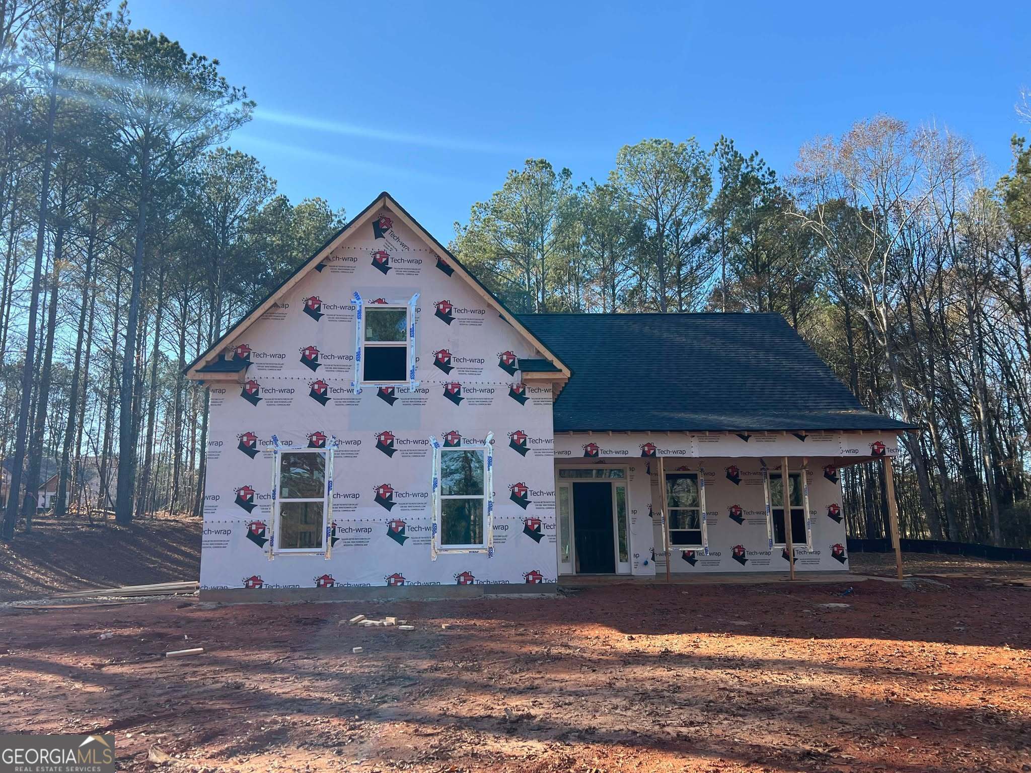 a front view of house with yard