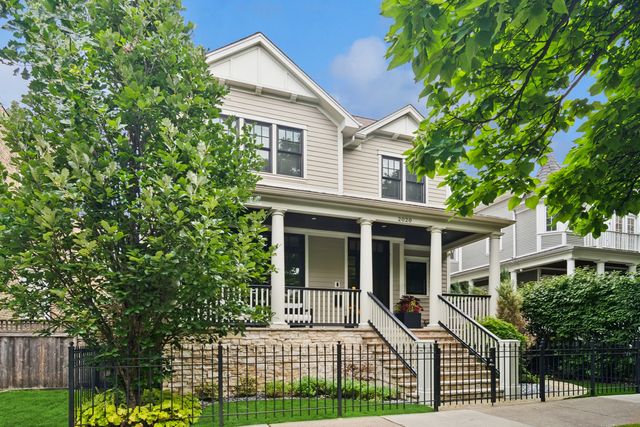 $2,495,000 | 2020 West Leland Avenue | Ravenswood