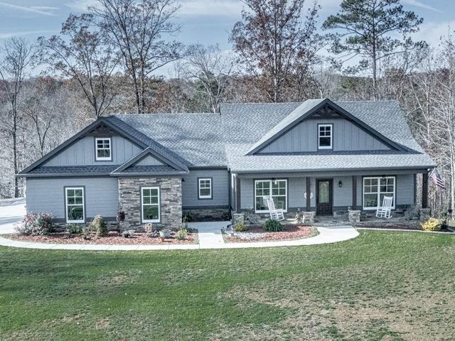 $989,900 | 348 Town Creek