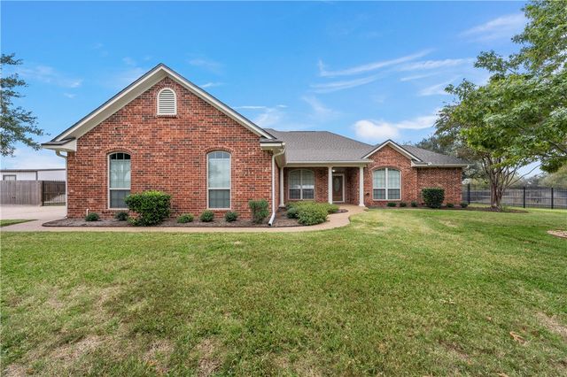 $545,000 | 127 Winding Oaks Drive