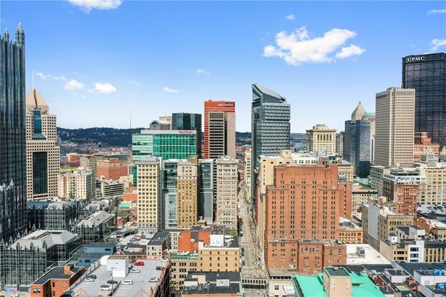 $399,500 | 306 Fourth Avenue, Unit 1002 | Downtown Pittsburgh