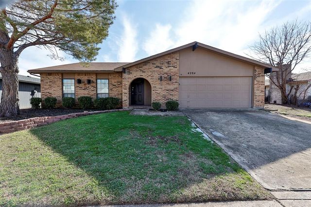 $334,900 | 4204 Staghorn Circle South | Summerfields