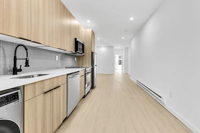 $3,495 | 201 St Nicholas Avenue, Unit 2R | Bushwick