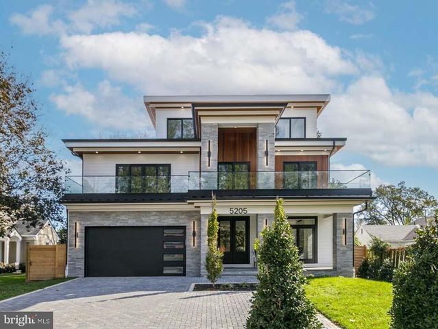 $2,595,000 | 5205 Sangamore Road | Glen Mar Park