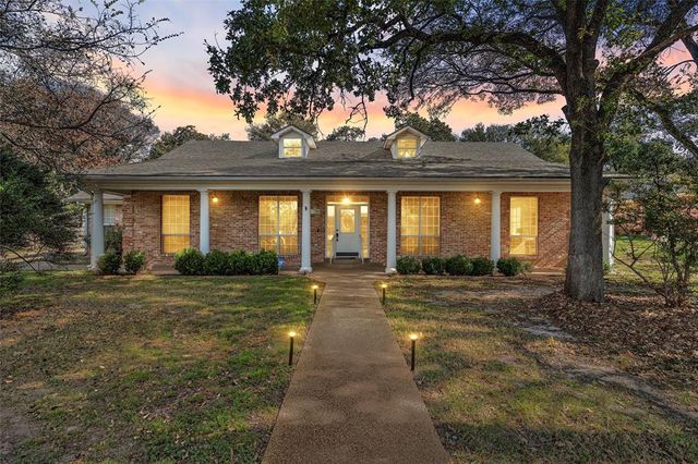 $479,000 | 105 Lost Oaks Drive