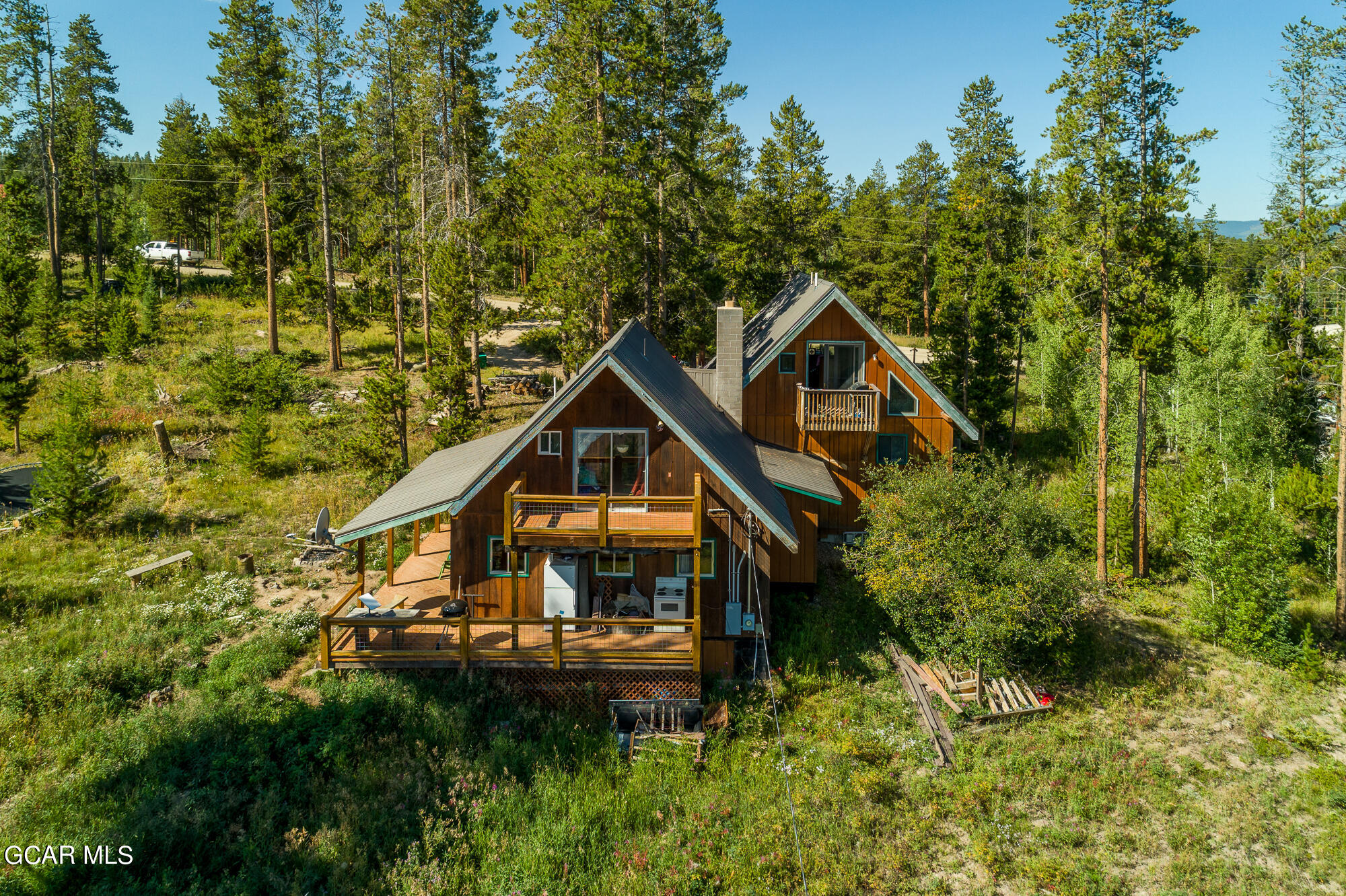 a house view with a outdoor space