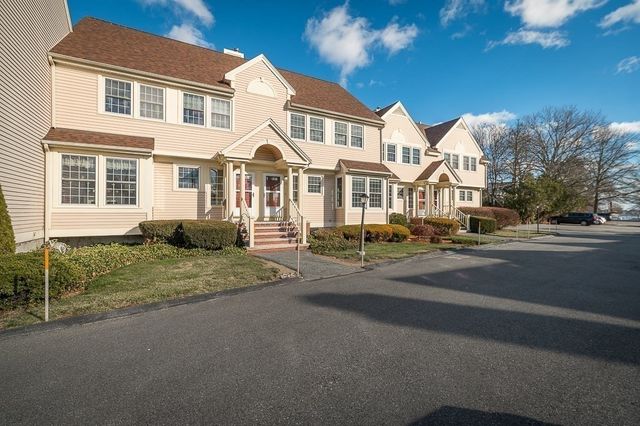 $3,200 | 33 Water Street, Unit 25 | East Danvers