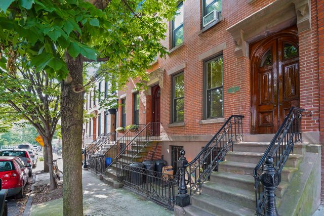 $3,350 | 318 Carroll Street, Unit 2 | Carroll Gardens