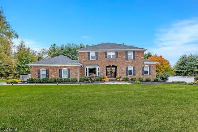 $750,000 | 17 Stacey Drive | Clinton Township - Hunterdon County