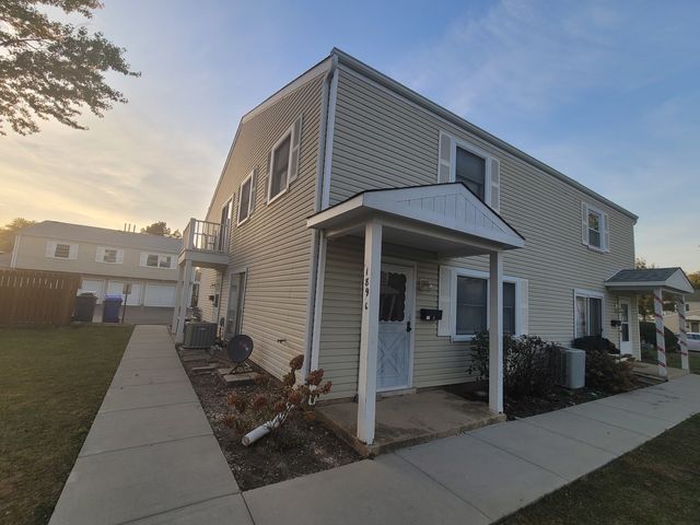 $189,900 | 189 Robert Court, Unit C | Bartlett Green