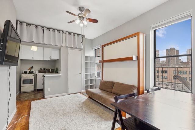 $400,000 | 310 West 18th Street, Unit 5B | Chelsea