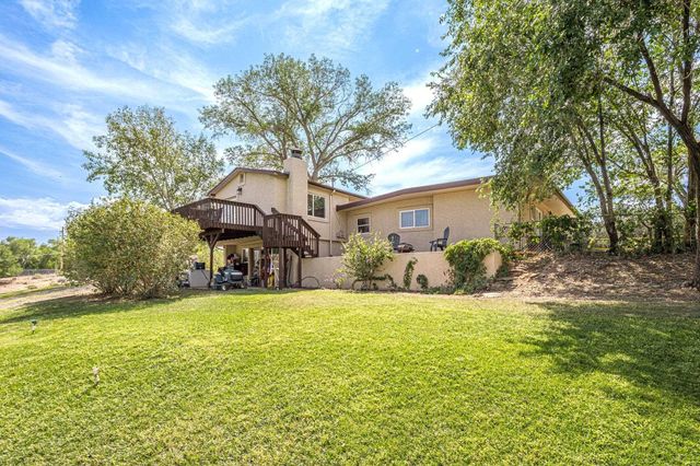 $519,900 | 302 Country Club Park Road | Redlands