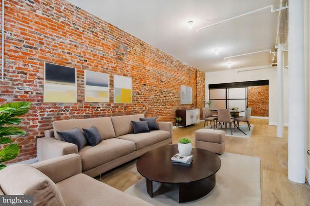 $2,200 | 32 Strawberry Street, Unit 1 | Old City