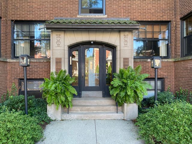 $2,450 | 6249 North Glenwood Avenue, Unit 2N | Edgewater